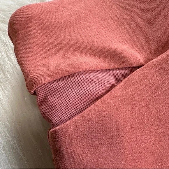 Lululemon Cross Leggings - Picture 9 of 13